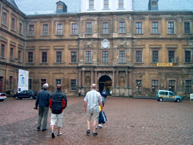 schlossaugustusburgweissenfels.jpg